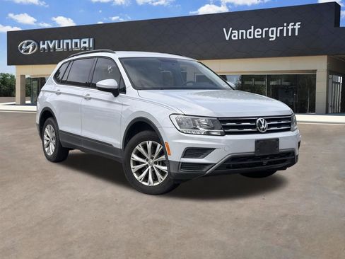 Used 2019 Volkswagen Tiguan S image 1