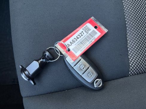 Used 2017 Nissan Pathfinder S AWD/4WD image 17