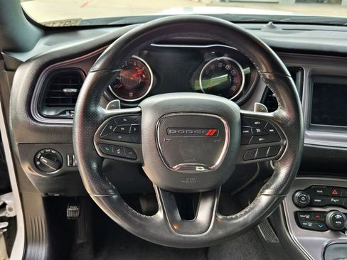 Used 2023 Dodge Challenger R/T RWD image 9