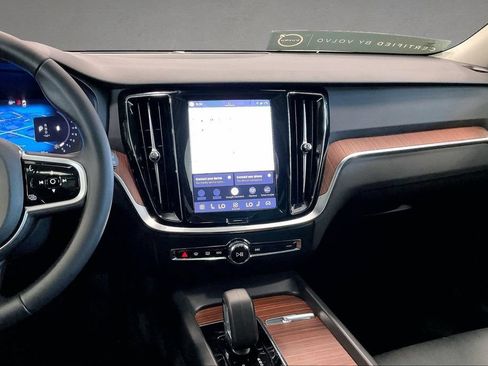 Used 2025 Volvo V60 B5 Cross Country Plus AWD/4WD image 10