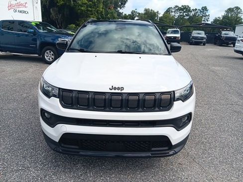 Used 2022 Jeep Compass Latitude image 9