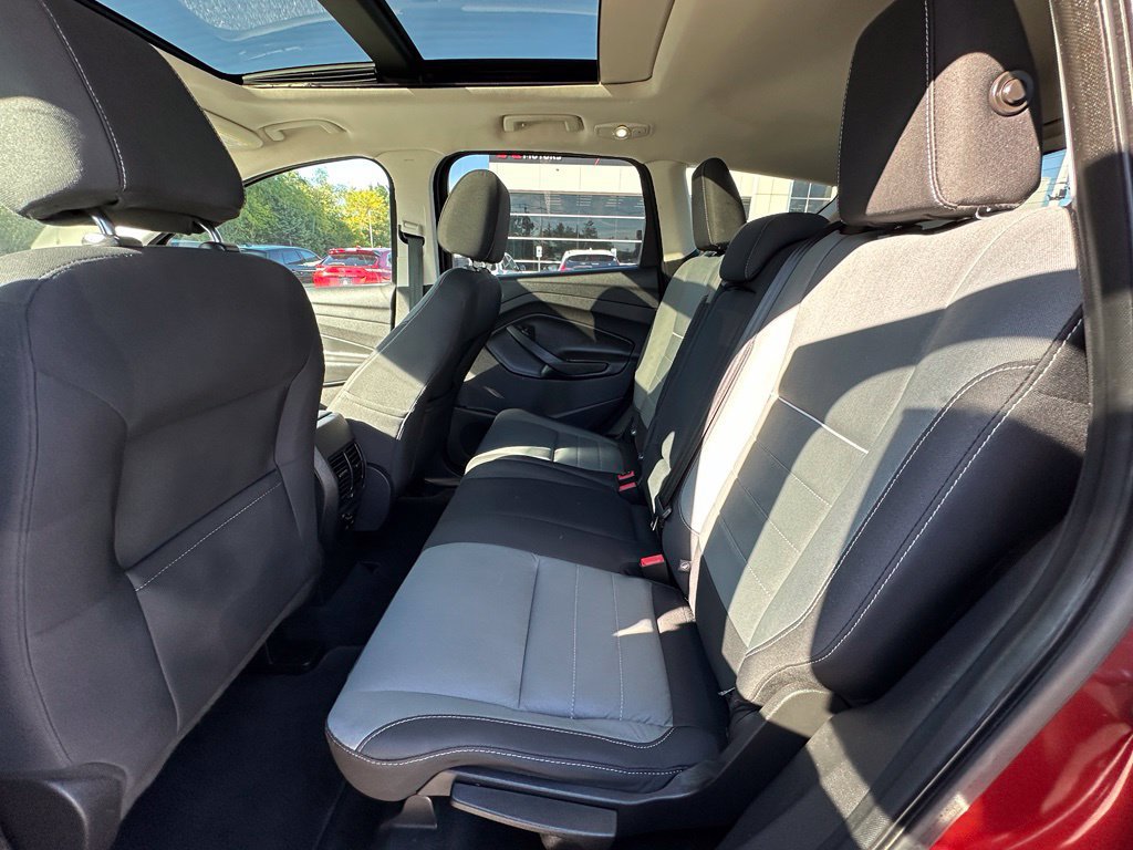 Used 2015 Ford Escape SE w/ Equipment Group 201A AWD/4WD image 16