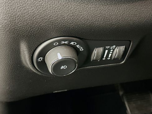 Used 2022 Jeep Compass Latitude image 17