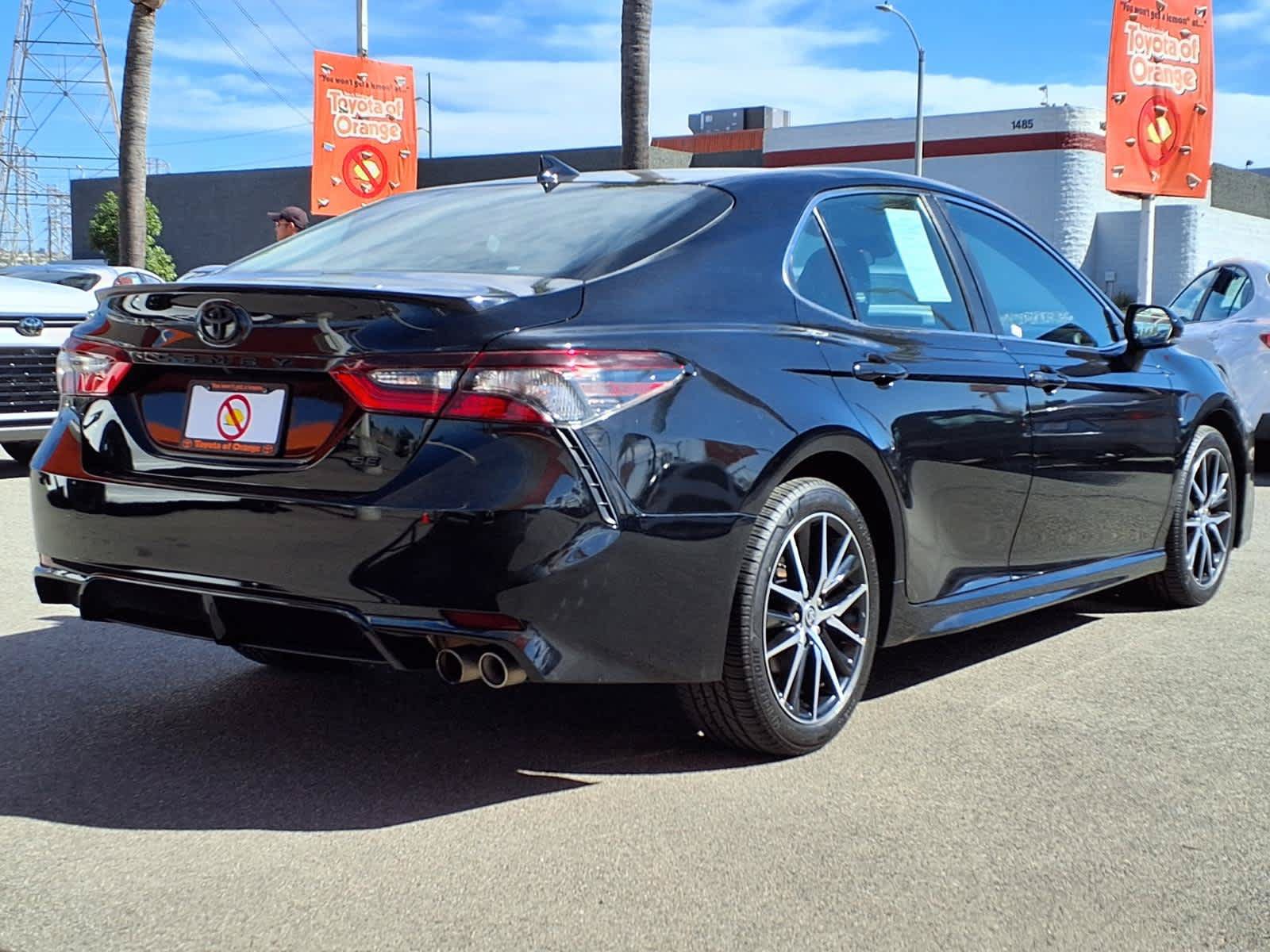 Used 2022 Toyota Camry SE w/ Carpet Mat Package (TMS) FWD image 6