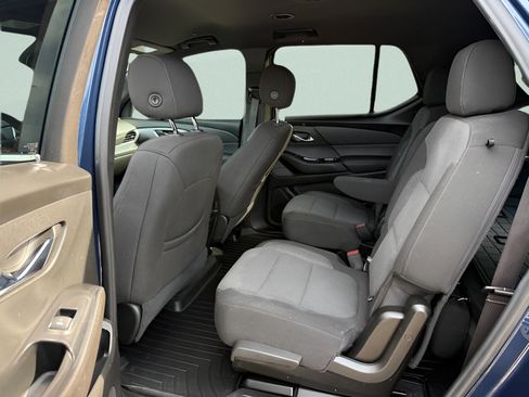 Used 2023 Chevrolet Traverse LT AWD/4WD image 5