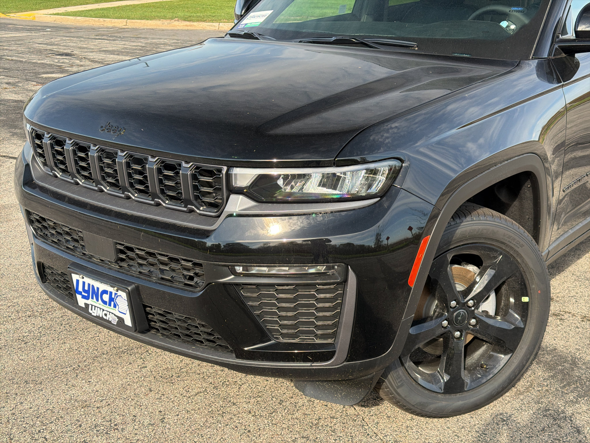 New 2027 Jeep Grand Cherokee Limited AWD/4WD image 8