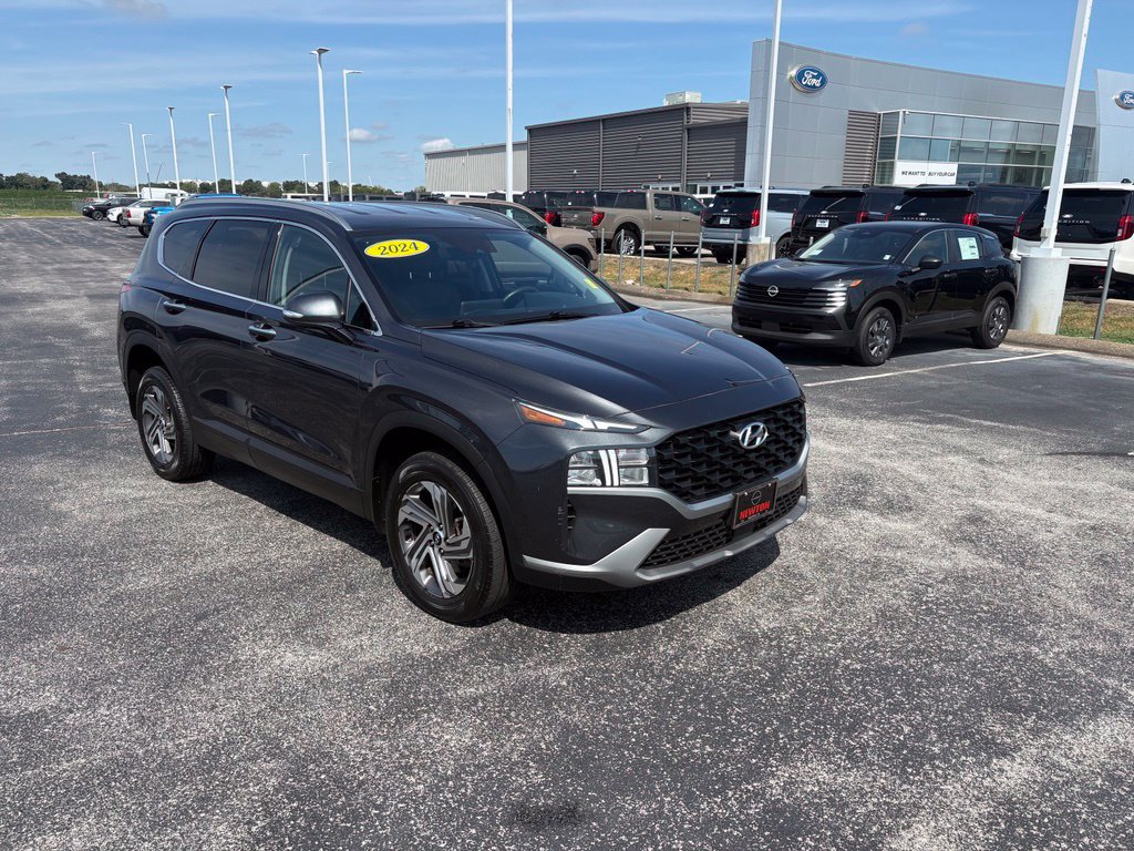 Used 2023 Hyundai Santa Fe SEL w/ Cargo Package AWD/4WD image 2