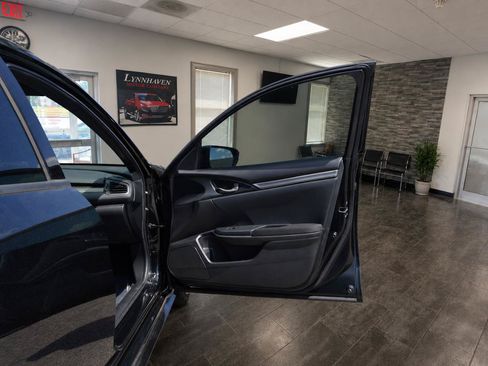 Used 2017 Honda Civic Sport image 18