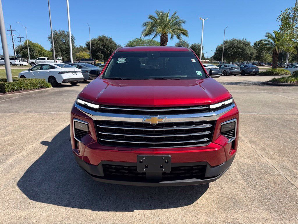 Used 2025 Chevrolet Traverse LT FWD image 9