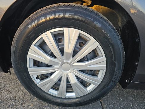 Used 2011 Toyota Camry image 42