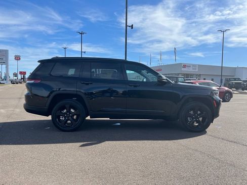 New 2025 Jeep Grand Cherokee L Altitude image 9