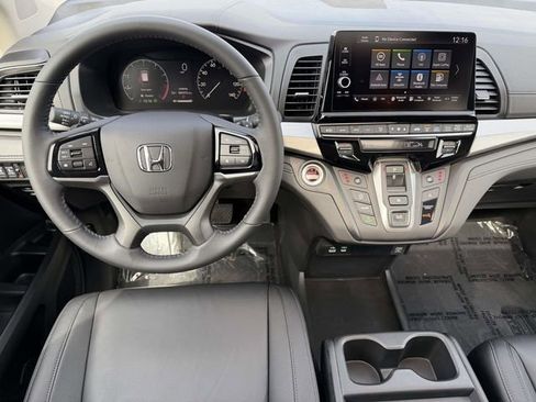 Used 2026 Honda Odyssey EX-L image 13