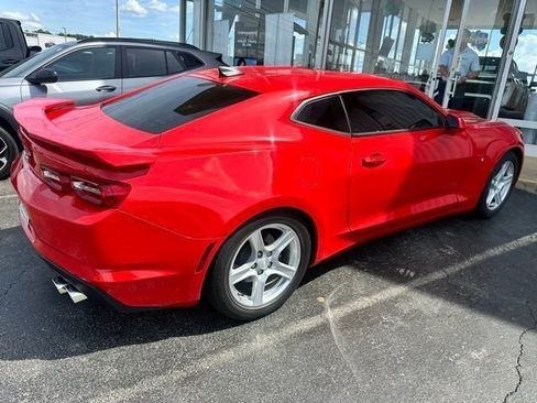 Used 2021 Chevrolet Camaro LT image 9