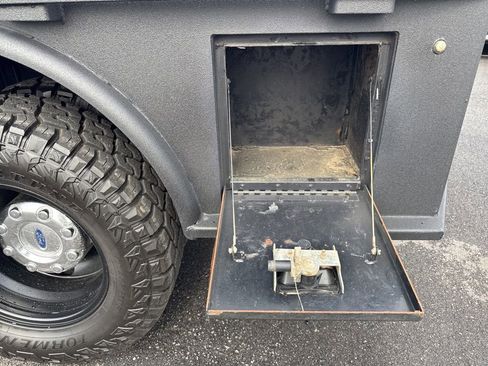 Used 2017 Ford F350 Lariat w/ Chrome Package image 15