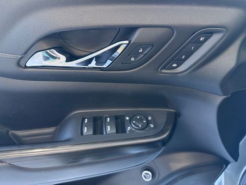 Certified 2023 GMC Acadia SLT w/ Preferred Package image 26