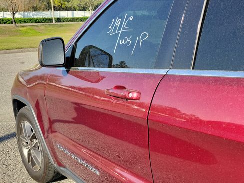 Used 2019 Jeep Grand Cherokee Laredo w/ Laredo X Package image 26