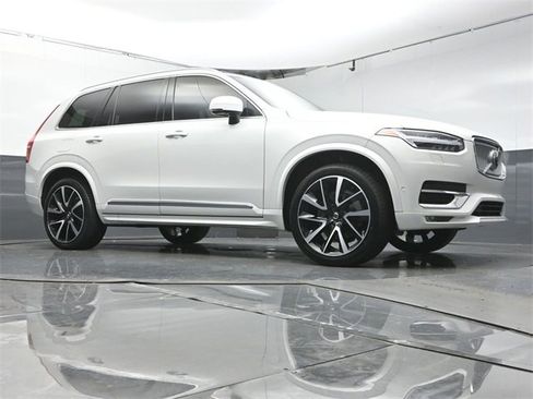 Used 2023 Volvo XC90 B6 Plus w/ Protection Package image 37