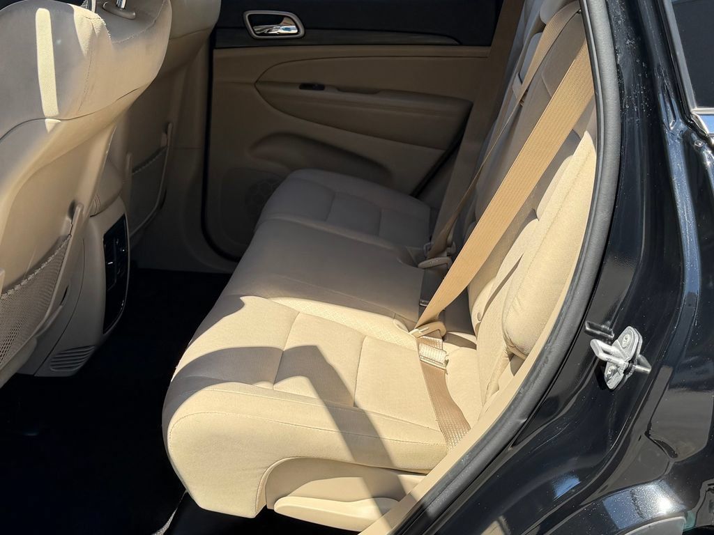 Certified 2022 Jeep Grand Cherokee Laredo E RWD image 20