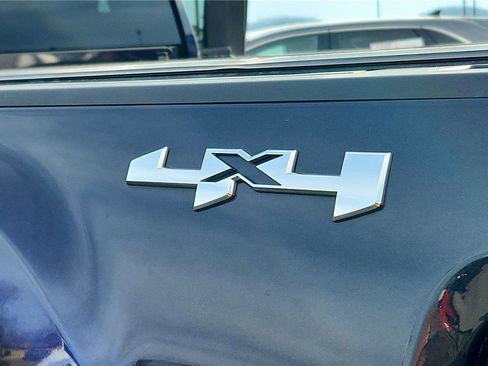 Used 2024 GMC Sierra 2500 SLT w/ SLT Premium Package image 24