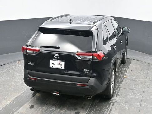 Used 2021 Toyota RAV4 XLE Premium image 24
