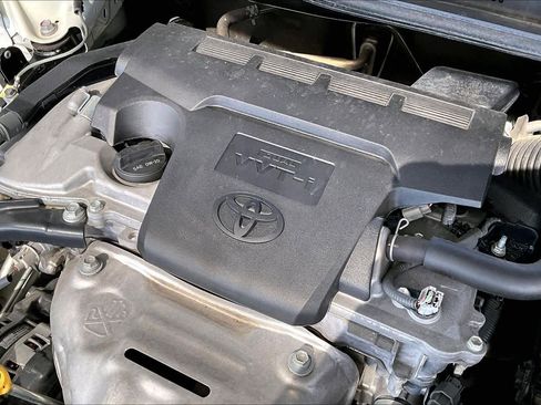 Used 2015 Toyota Camry SE w/ Moonroof Package image 33