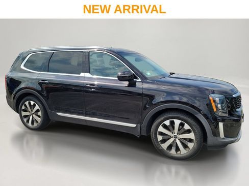 Used 2022 Kia Telluride EX w/ EX Premium Package FWD image 1