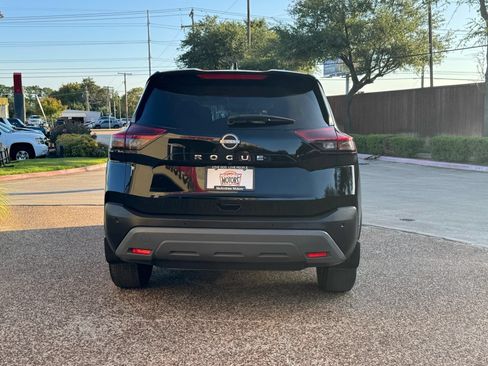 Used 2023 Nissan Rogue S FWD image 9