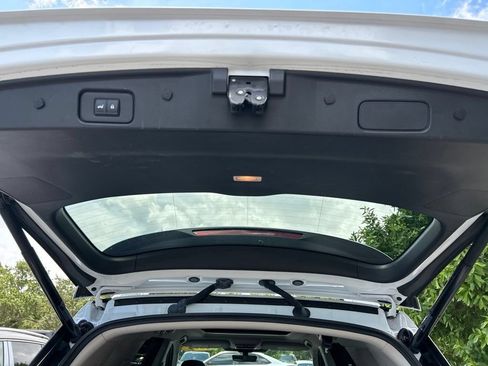 Used 2025 Nissan Pathfinder Platinum FWD image 52