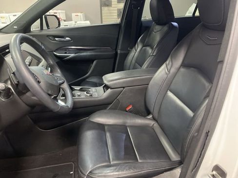 Used 2022 Cadillac XT4 Luxury w/ Cold Weather Package image 21