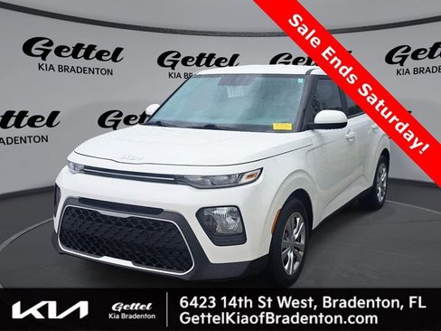 Certified 2022 Kia Soul LX image 1