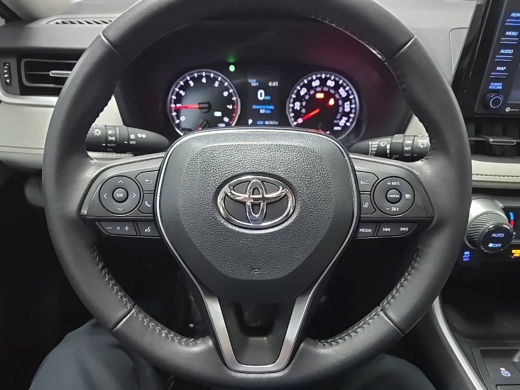 Used 2021 Toyota RAV4 XLE Premium FWD image 20