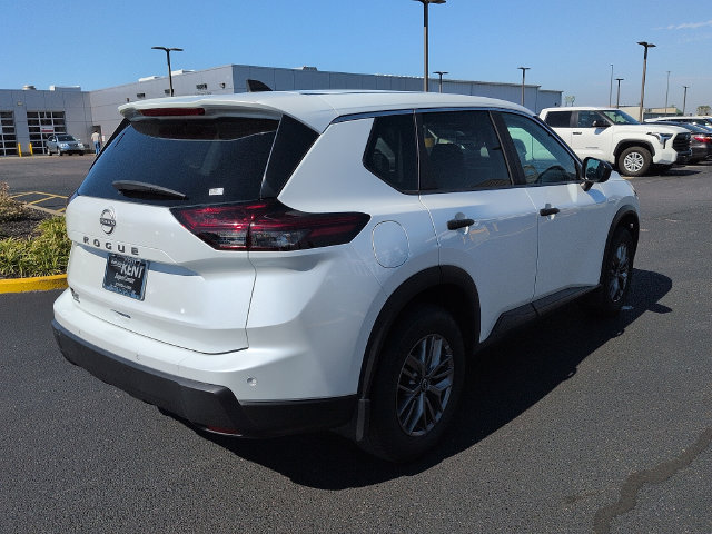 Used 2025 Nissan Rogue S FWD image 7