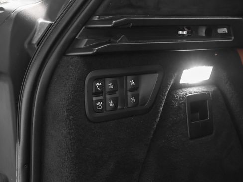 Used 2022 BMW X7 M50i AWD/4WD image 19