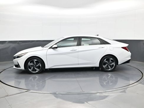 Certified 2021 Hyundai Elantra SEL w/ Convenience + Premium Package FWD image 9