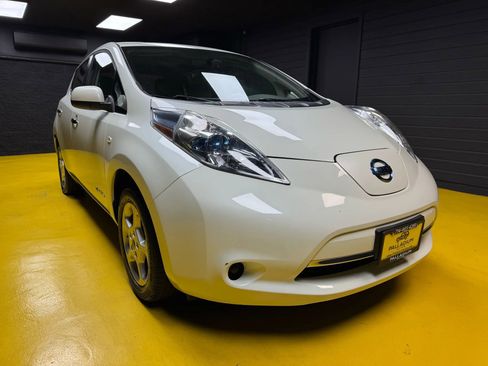 Used 2012 Nissan Leaf SV image 3