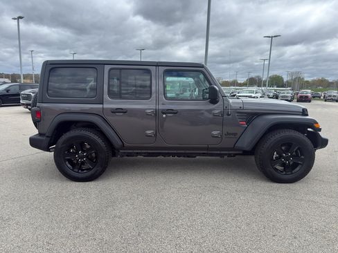 Used 2021 Jeep Wrangler Unlimited Sport AWD/4WD image 4