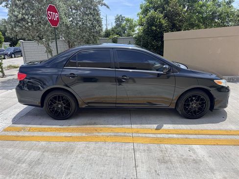 Used 2013 Toyota Corolla LE FWD image 4