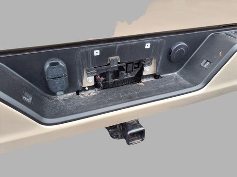 Used 2023 GMC Sierra 1500 Elevation image 25