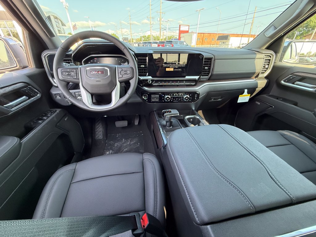 New 2026 GMC Sierra 1500 SLT w/ SLT Premium Plus Package AWD/4WD image 15