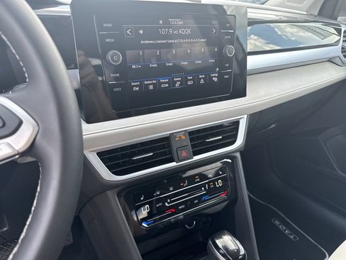 New 2026 Volkswagen Taos SE FWD image 20