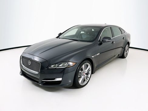 Used 2016 Jaguar XJ L Supercharged image 3