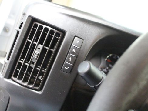 Used 2017 Chevrolet Express 2500 image 12