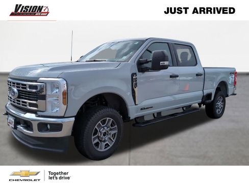 Used 2025 Ford F250 XLT AWD/4WD image 1