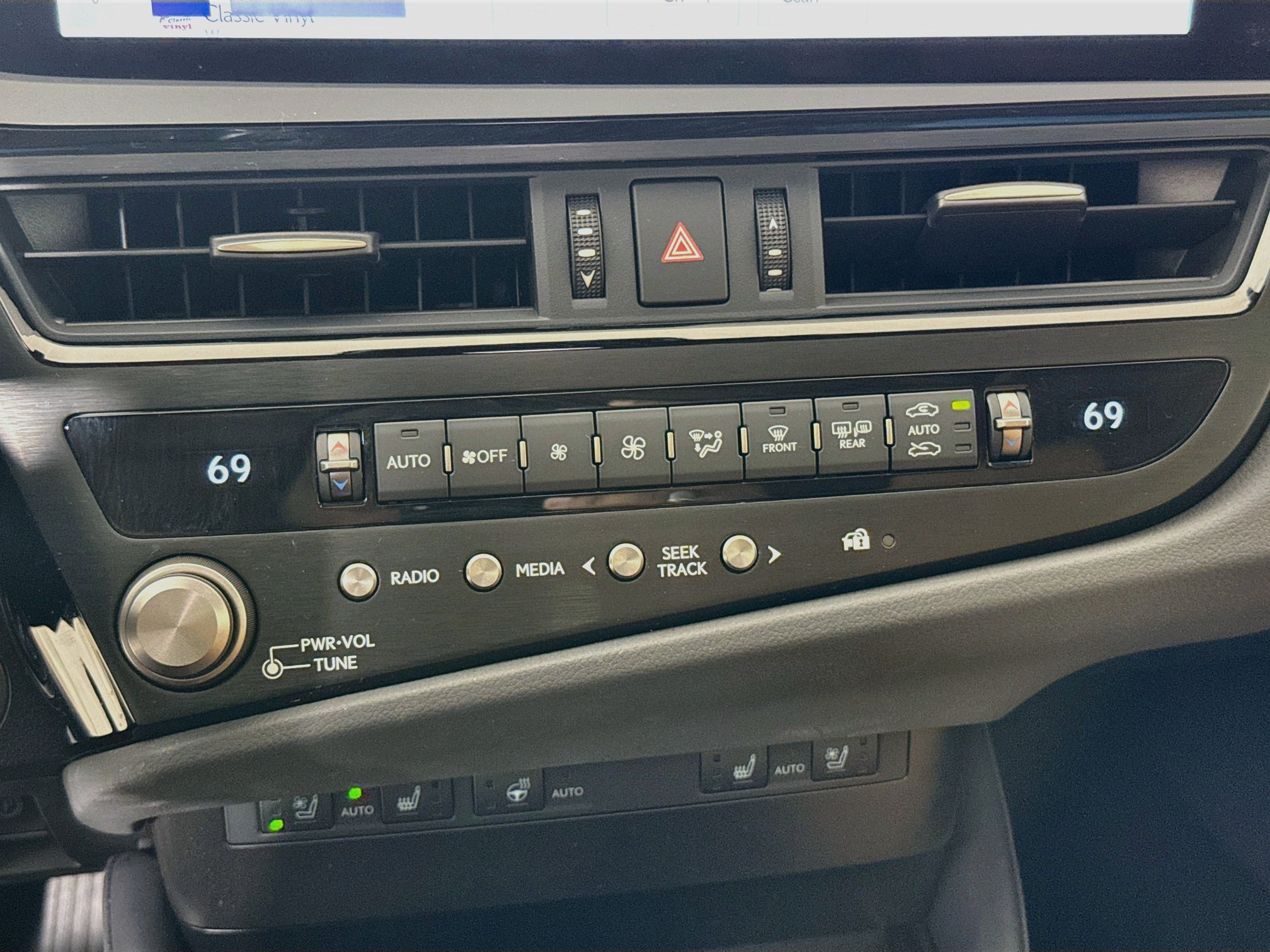 Certified 2025 Lexus ES 300h w/ Premium Package FWD image 17