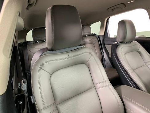 New 2025 Lincoln Corsair Premiere w/ Equipment Group 101A image 33