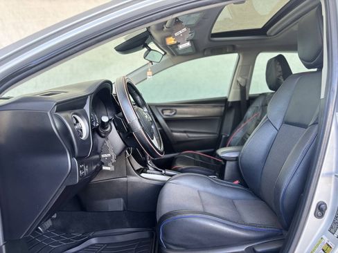 Used 2019 Toyota Corolla SE w/ SE Premium Package FWD image 13