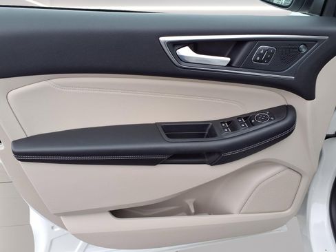 Used 2024 Ford Edge Titanium image 13