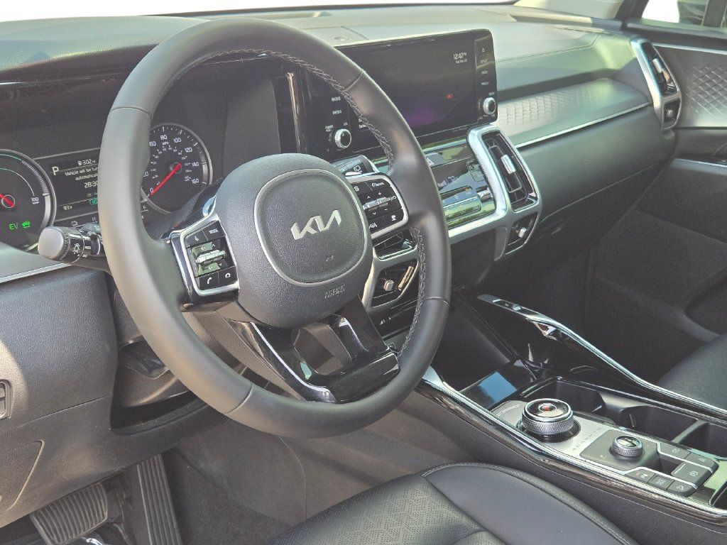 Used 2022 Kia Sorento SX AWD/4WD image 16