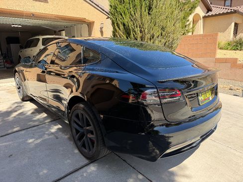 Used 2023 Tesla Model S Plaid AWD/4WD image 5