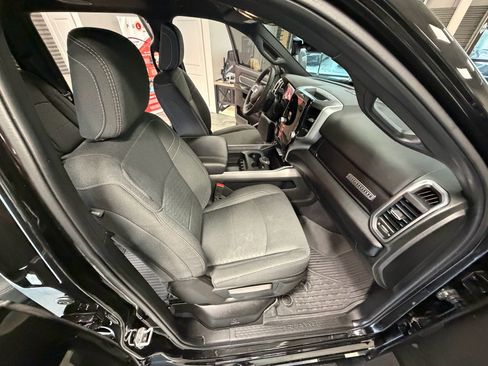 Used 2025 RAM 2500 Big Horn AWD/4WD image 40